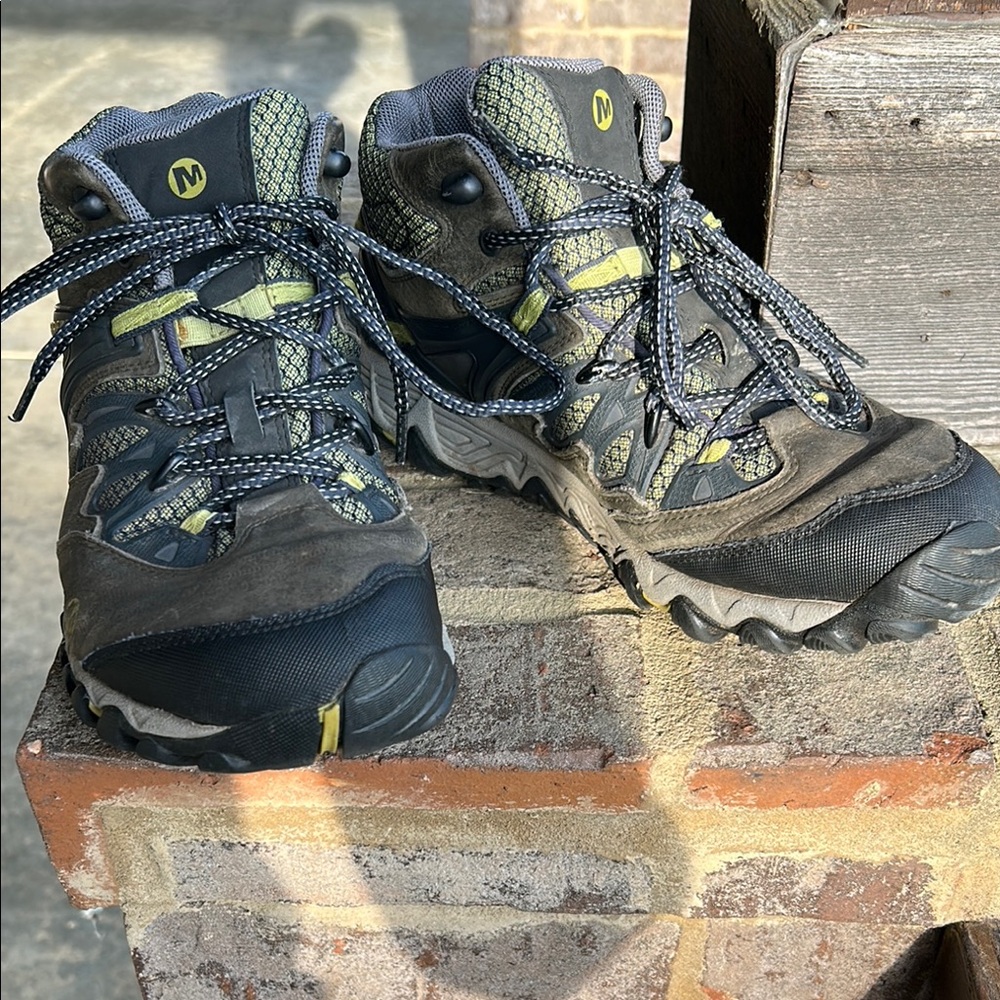 Merrell Men’s Outdoor Hiking Shoes - (M-Select Dry)